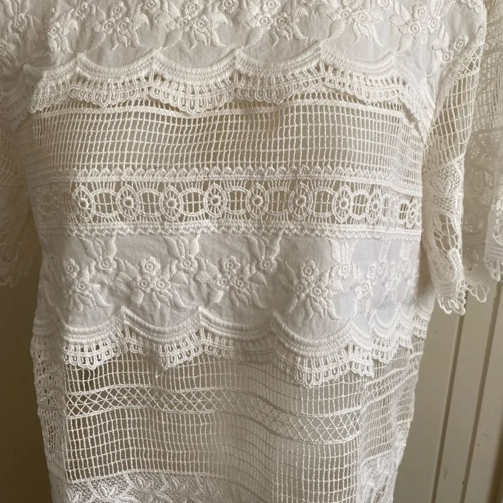 Banana Republic Embroidered top - S cream ,